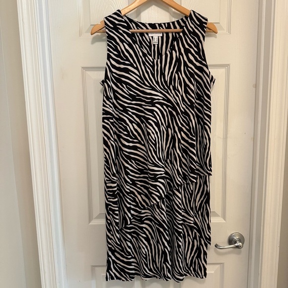 Susan Graver Dresses & Skirts - NWOT Susan Graver Liquid Knit Sleeveless Tiered Dress